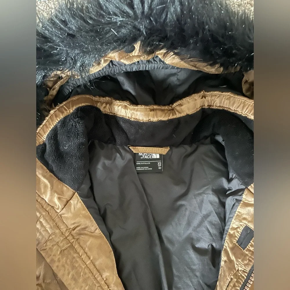 North face winter coat - Picture 4 of 4